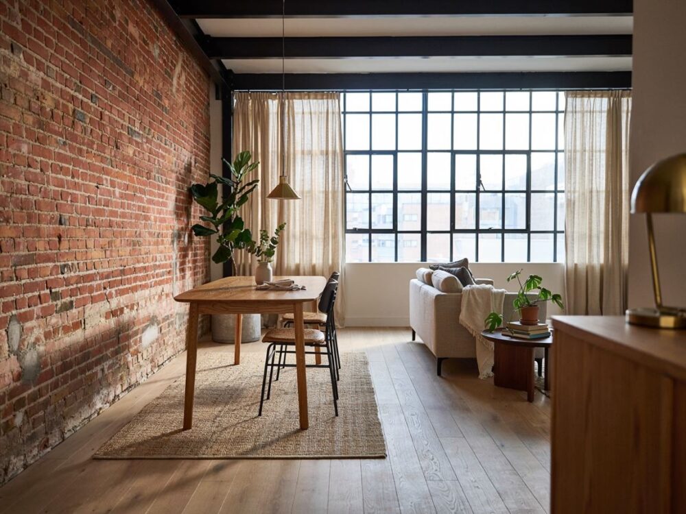 wnętrze salonu w stylu loft